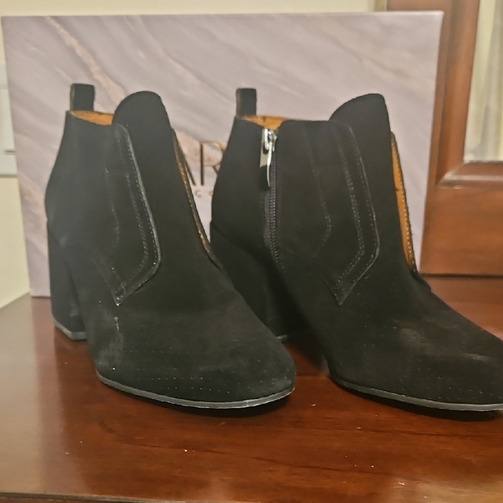 Franco Sarto Black Ankle Boots Sleek Suede Design